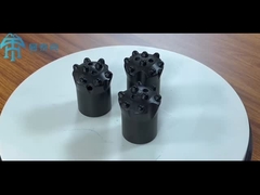 Pantalón corto con botón cónico con 2 agujeros de lavado 42 mm